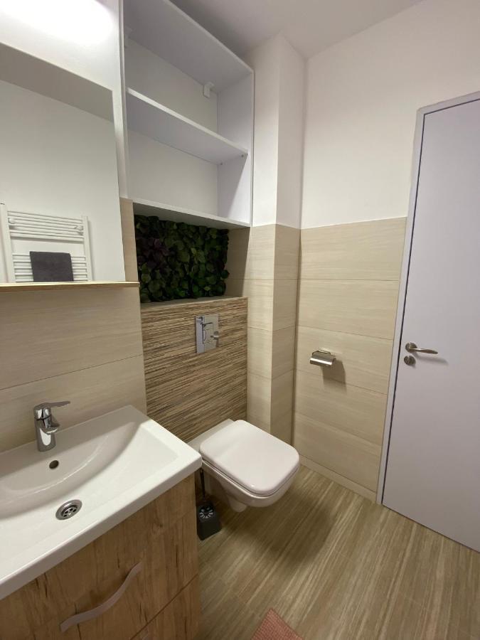 Grove Apartment Buzau Exterior foto