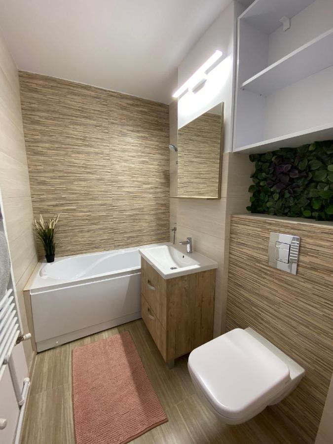 Grove Apartment Buzau Exterior foto