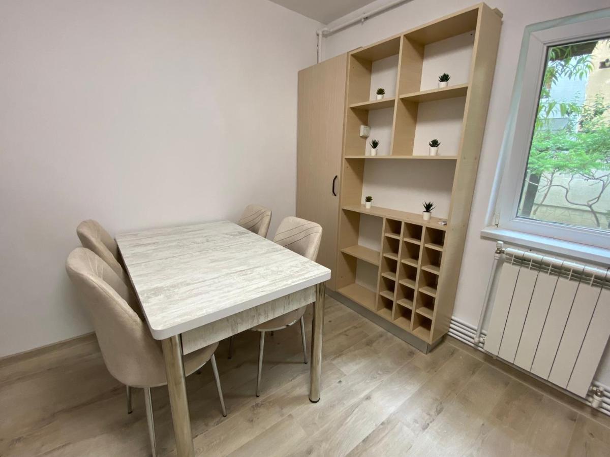 Grove Apartment Buzau Exterior foto