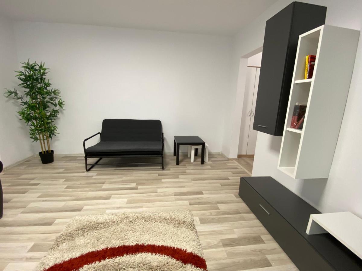 Grove Apartment Buzau Exterior foto