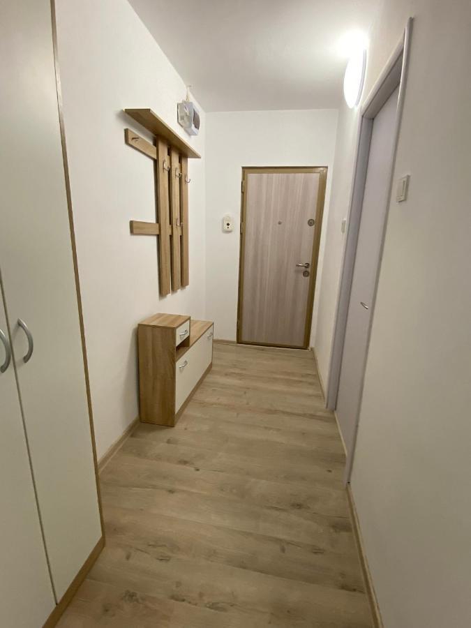 Grove Apartment Buzau Exterior foto
